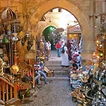 Luxury Pyramids Inn + Tours And Transportations
