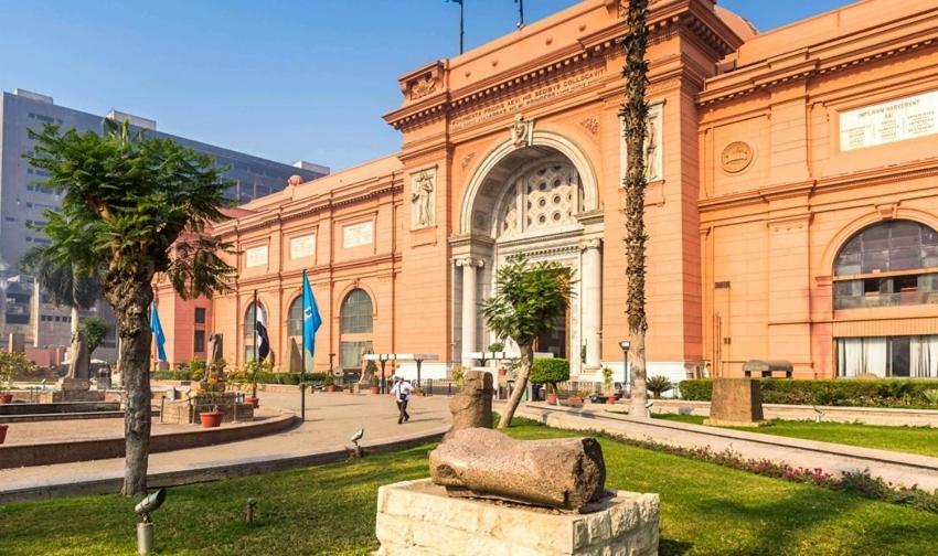 Luxury Pyramids + Tours And Transportations Apartment