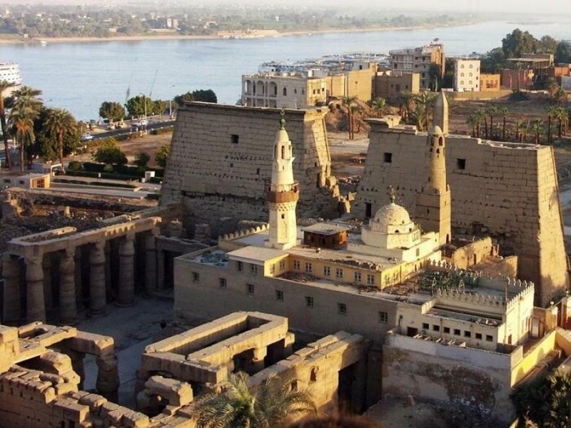 Luxury Pyramids + Tours And Transportations Apartment